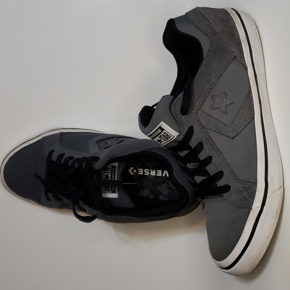 Converse All Star Sneakers, shoes 10.5 in women's and 9 in men's (Gr)